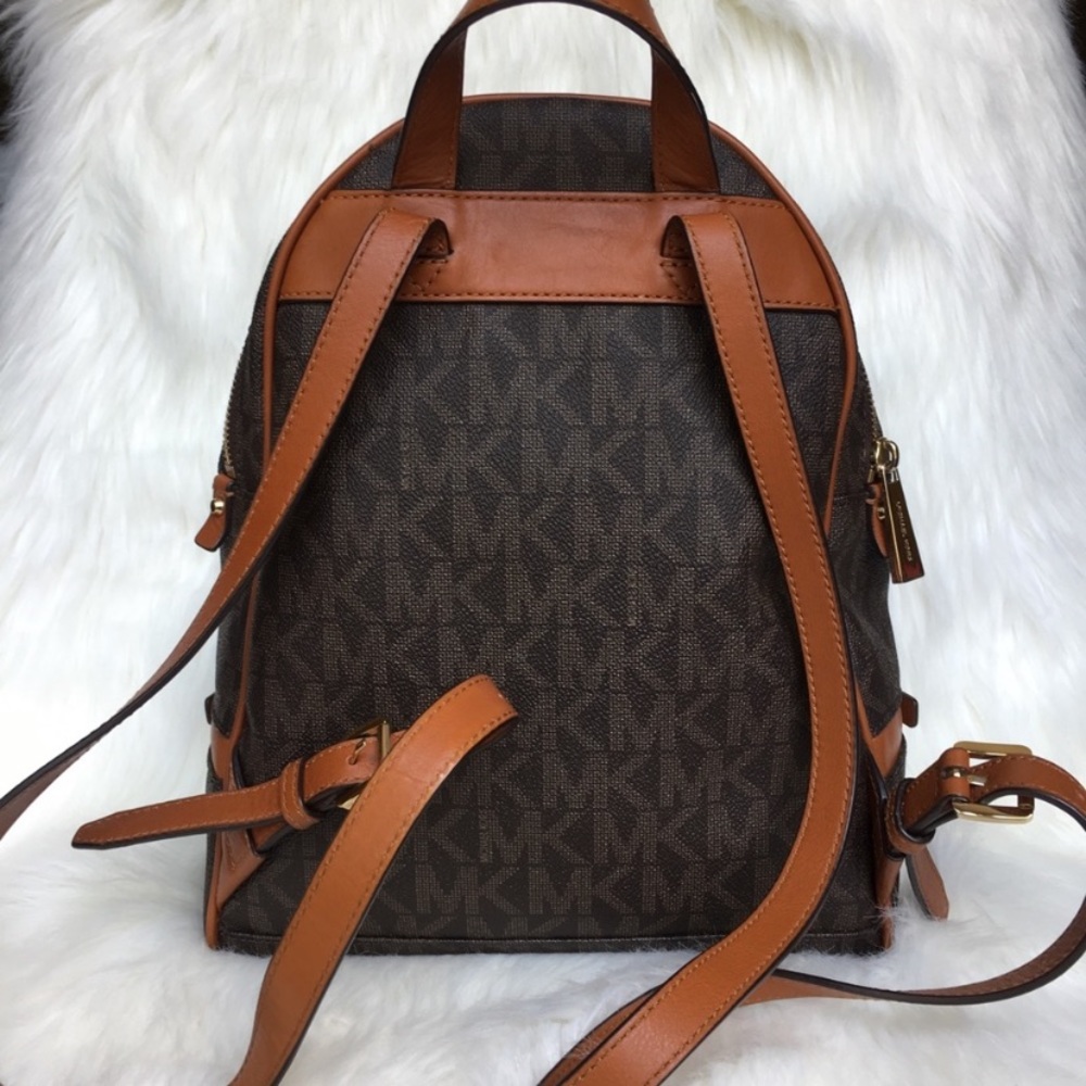Michael Kors Rhea medium brown backpack - Picture 5 of 5